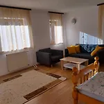Apartment Apartma 27 *