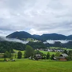 Apartma 27 *