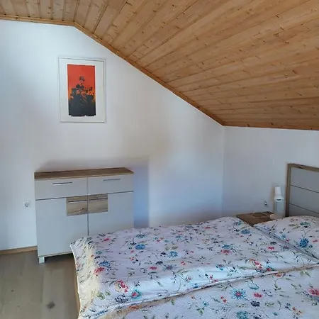 Apartma 27 דירה *