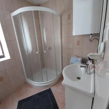 Apartma 27 דירה *