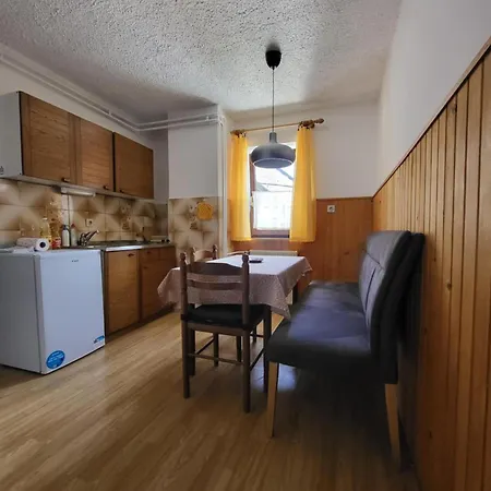 Apartma 27