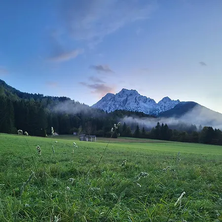 Apartma 27 דירה *